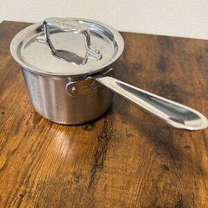 All-Clad D5 Stainless-Steel Saucepan with Lid,18/10 stainless ,2-qt, polish fini